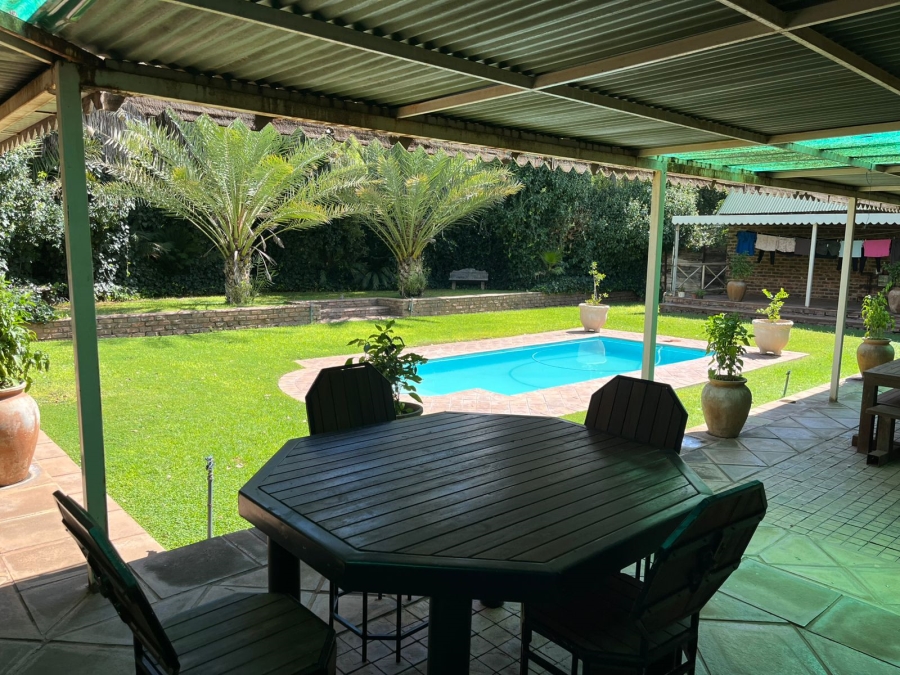 6 Bedroom Property for Sale in Bainsvlei Free State